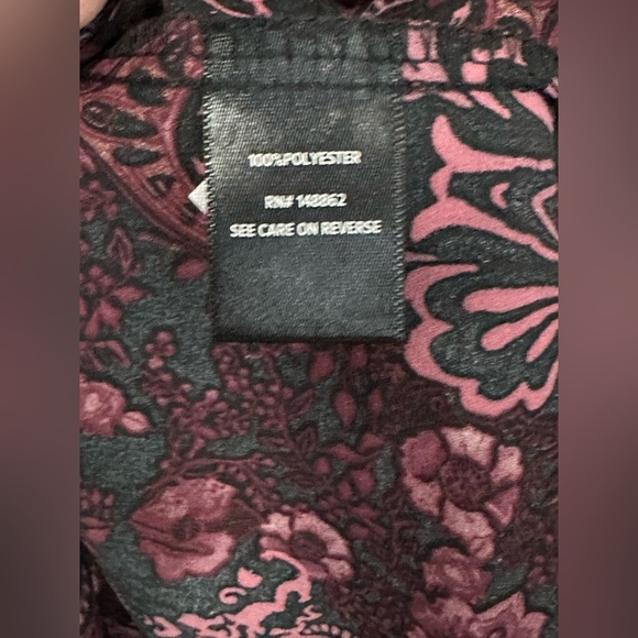 ⭐️Like New⭐️ Torrid: Women’s Sleeveless Blouse- Size 2 - Picture 7 of 7